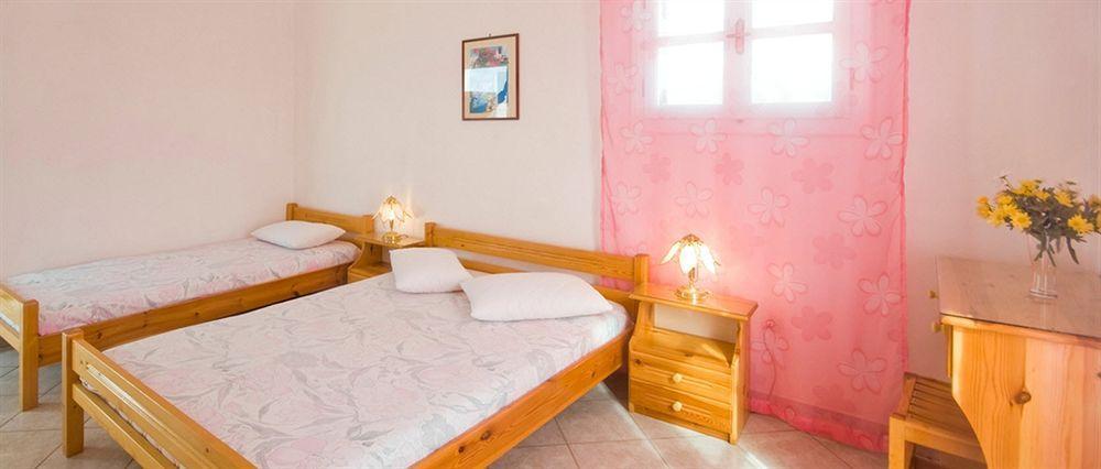 St. George Pension Perissa  Esterno foto